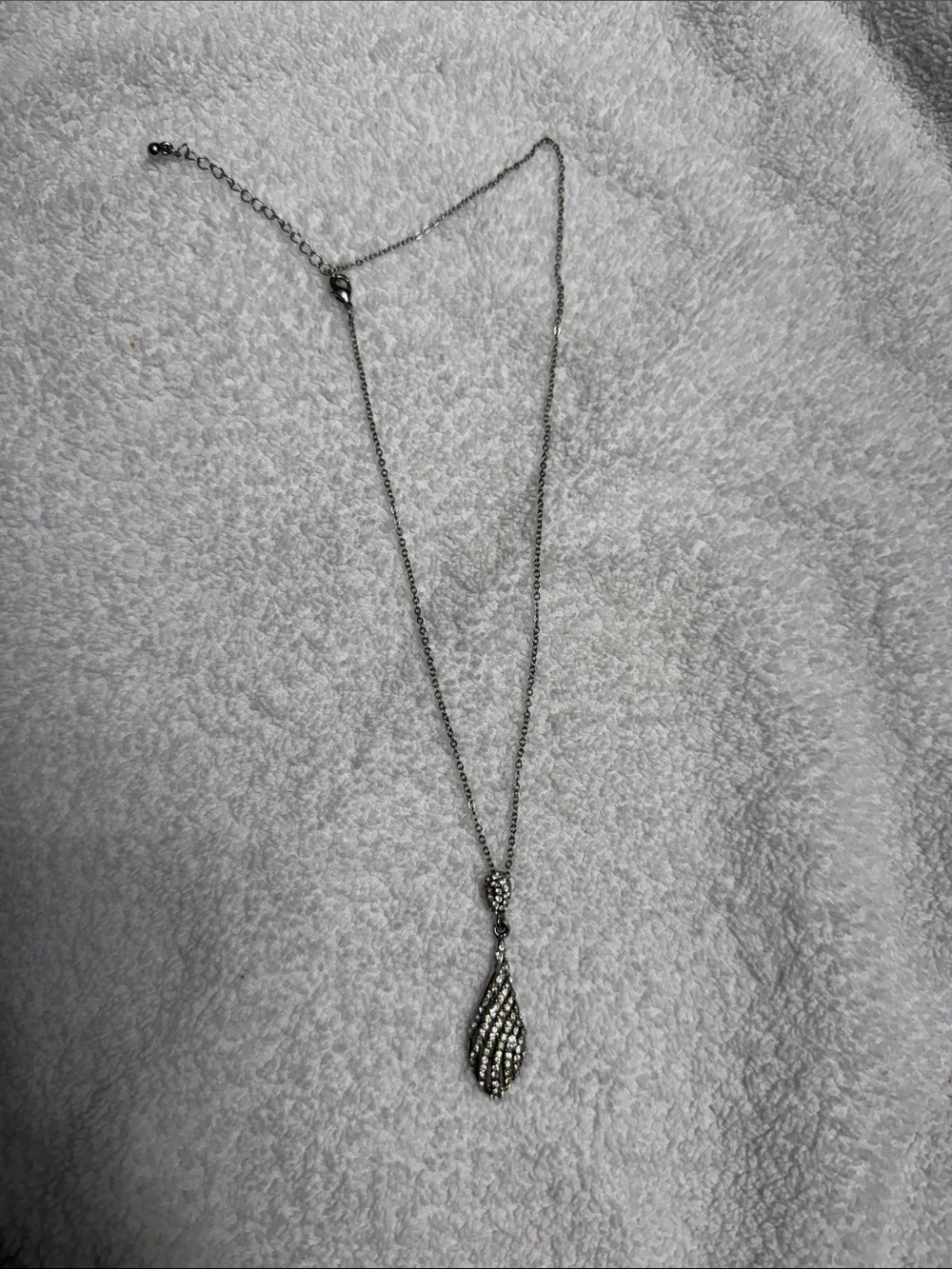 Elegant Silver Teardrop Pendant Necklace - Silver